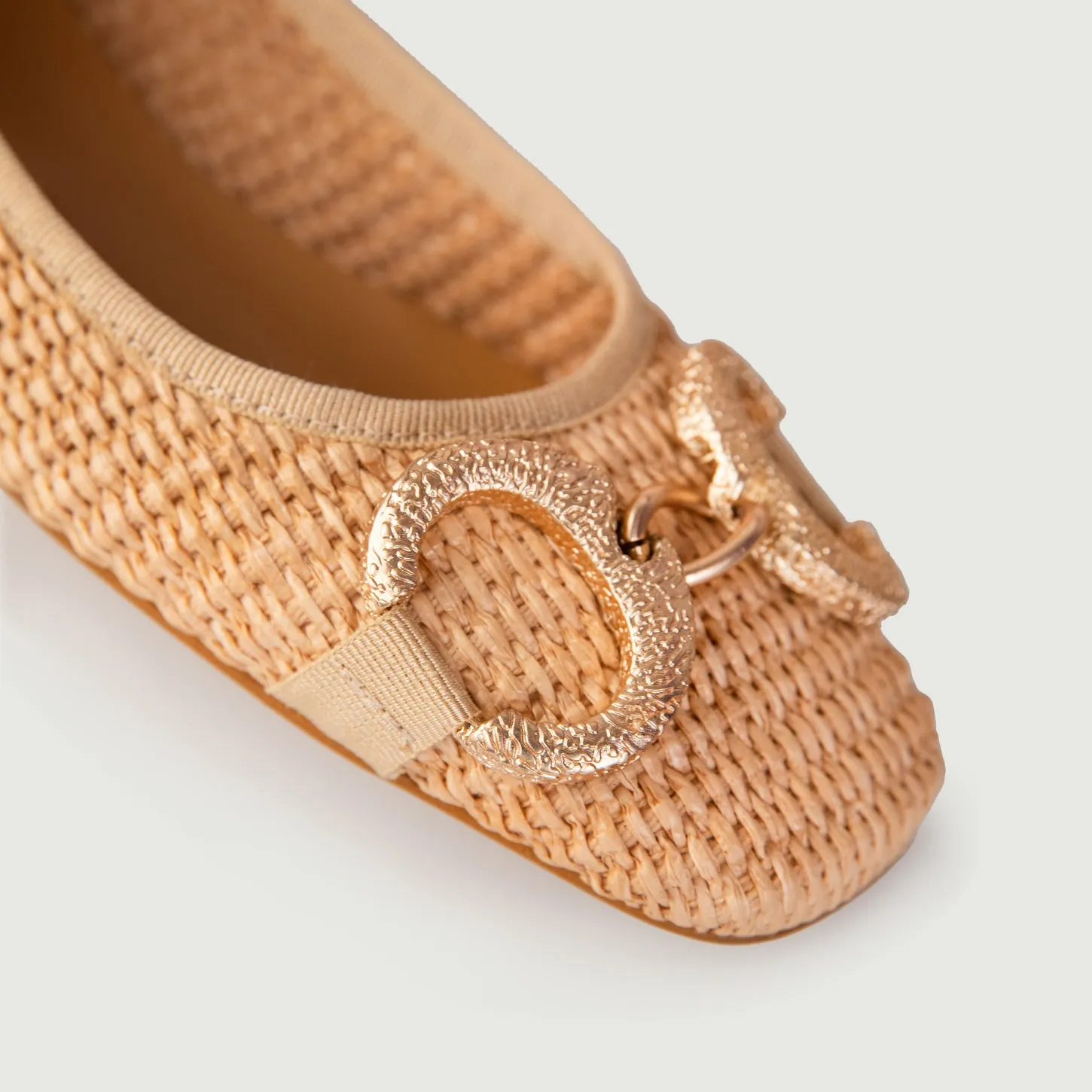 BALLERINE IN RAFIA NATURALE CON DETTAGLIO IN METALLO