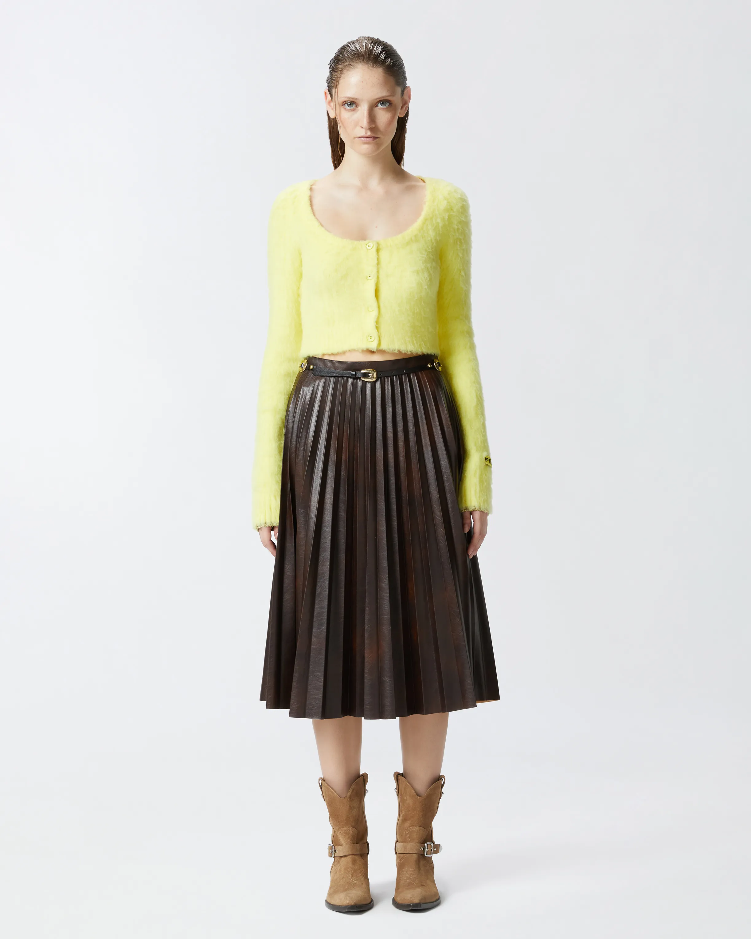  Cardigan corto in maglia soft    