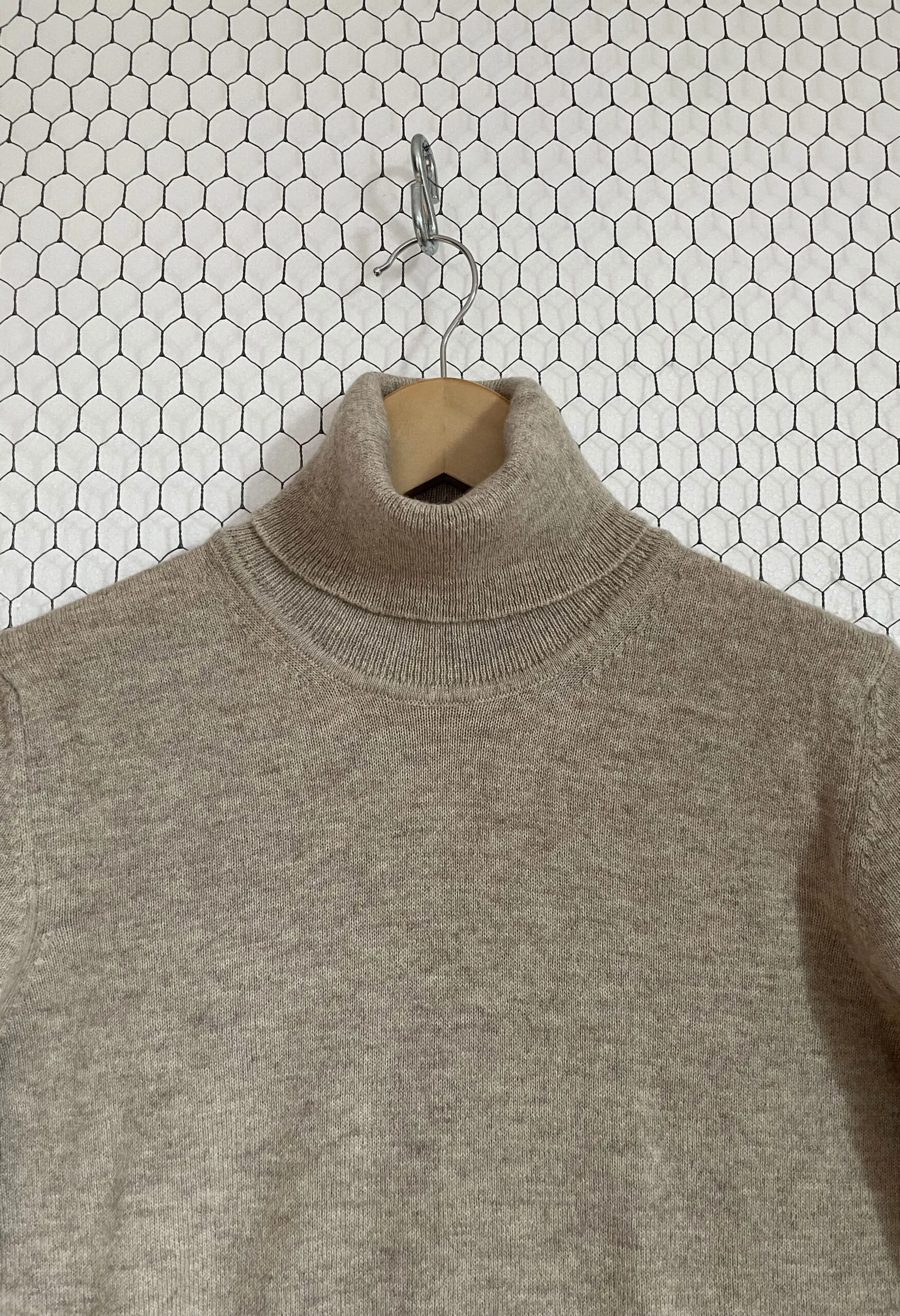Dolcevita beige second hand in cachemire e lana