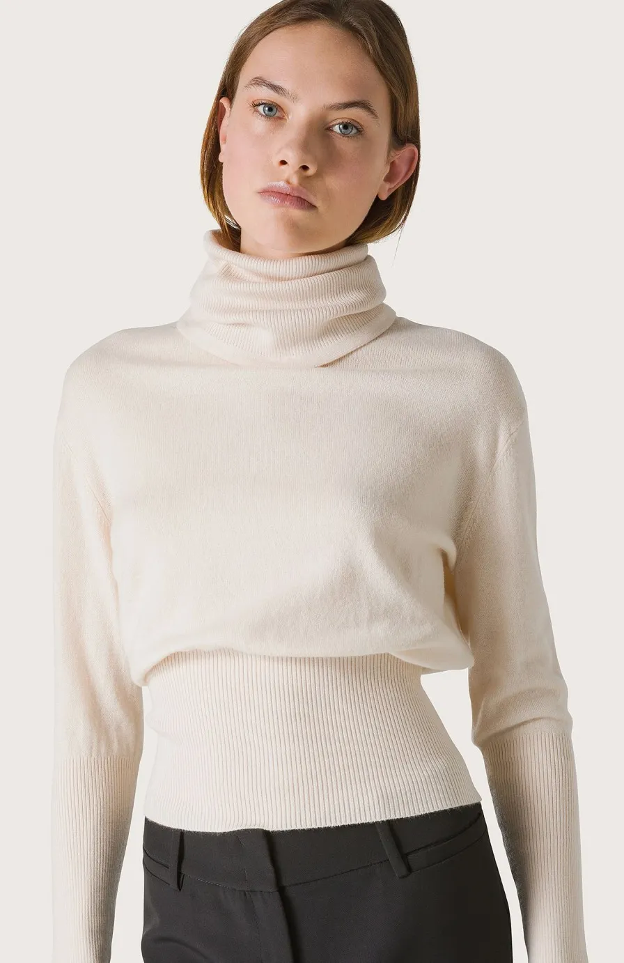 Donna Seventy Venezia  | Dolcevita Con Coste Alte