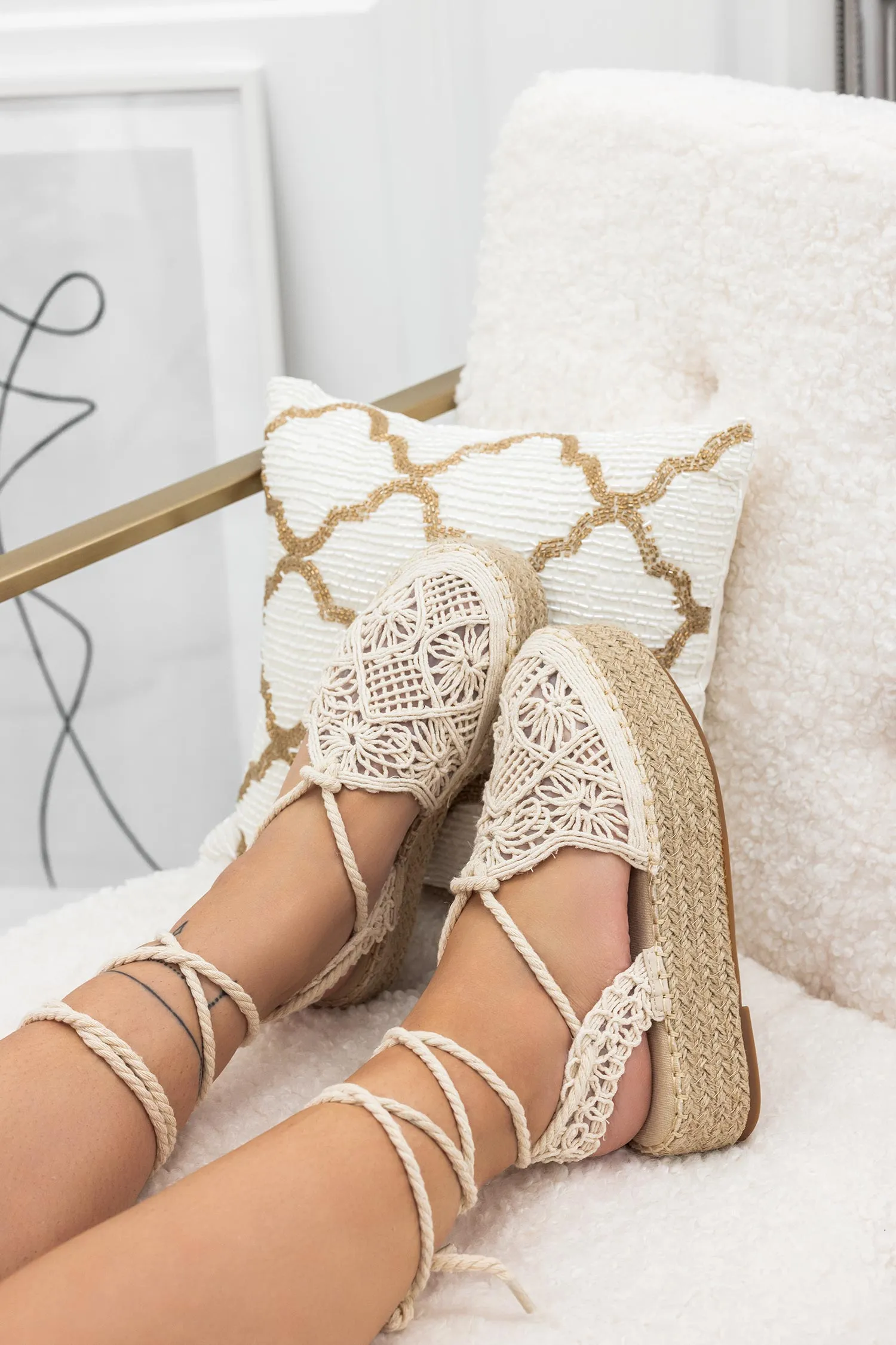 Espadrilles beige stringate con ricamo
