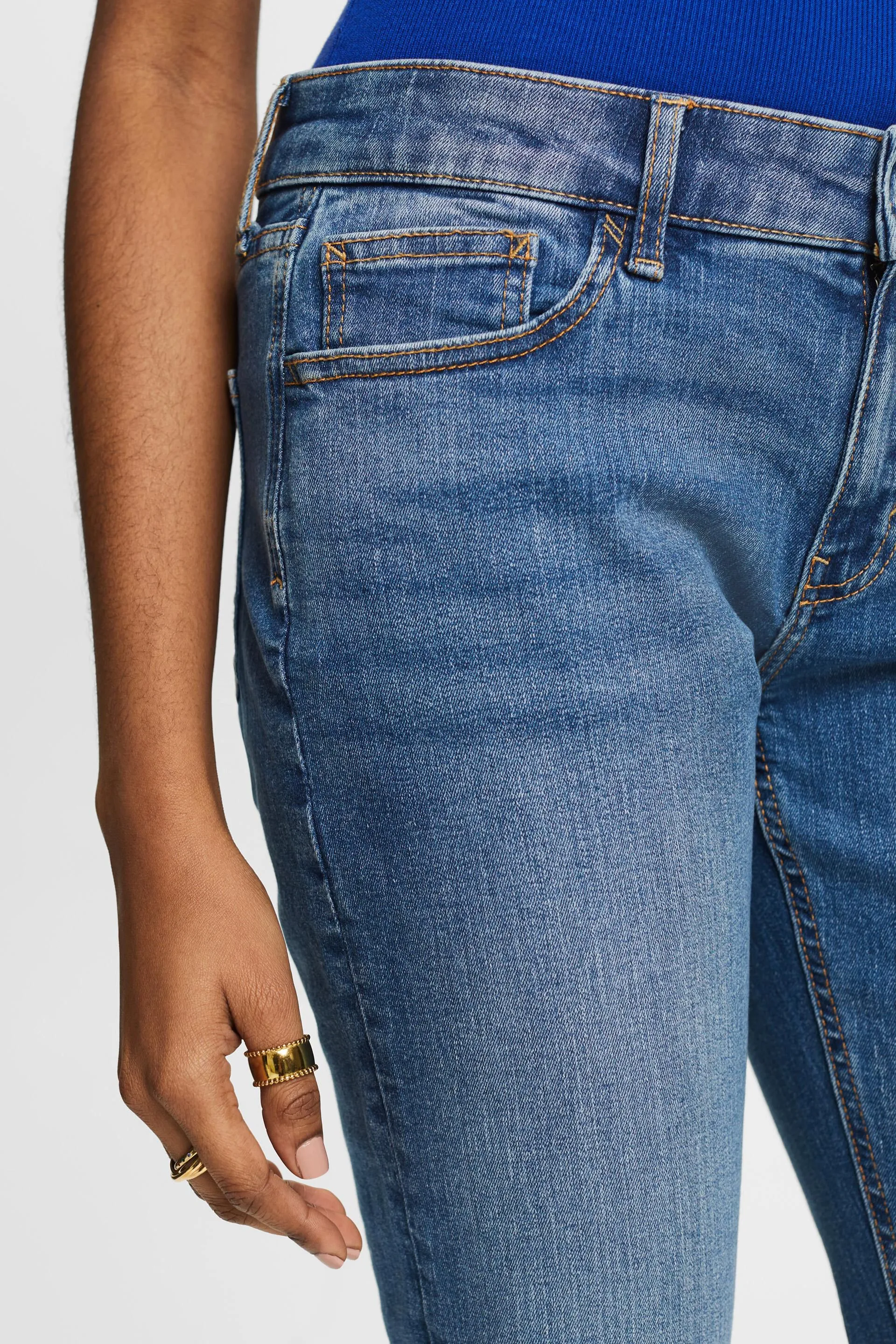 Jeans Slim Fit a vita media