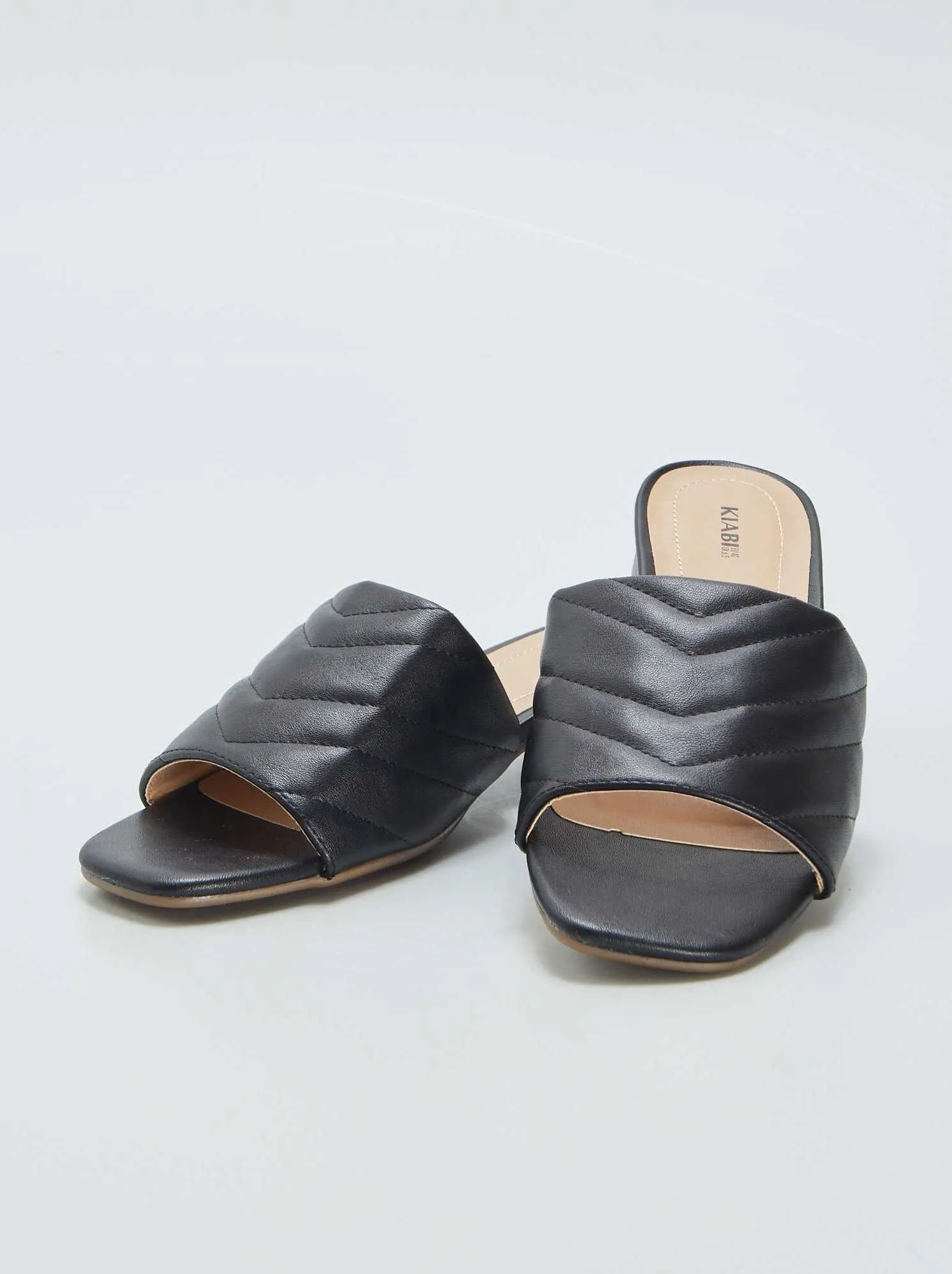 Mules con tacco e cinturino trapuntato - NERO