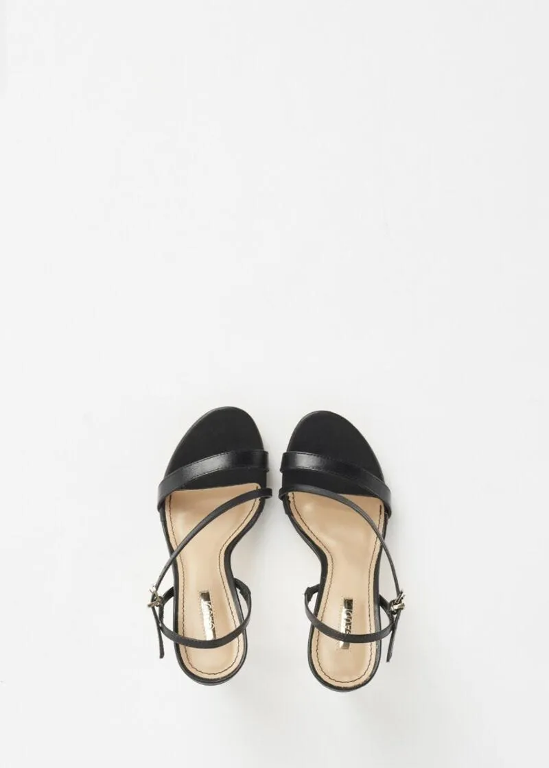 Sandali con fibbie in nappa