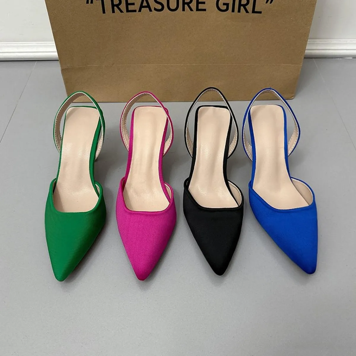 Sandali da donna di marca Scarpe con tacco basso sottile Scarpe con tacco basso da 4 cm Scarpe da donna Moda con punta a punta P