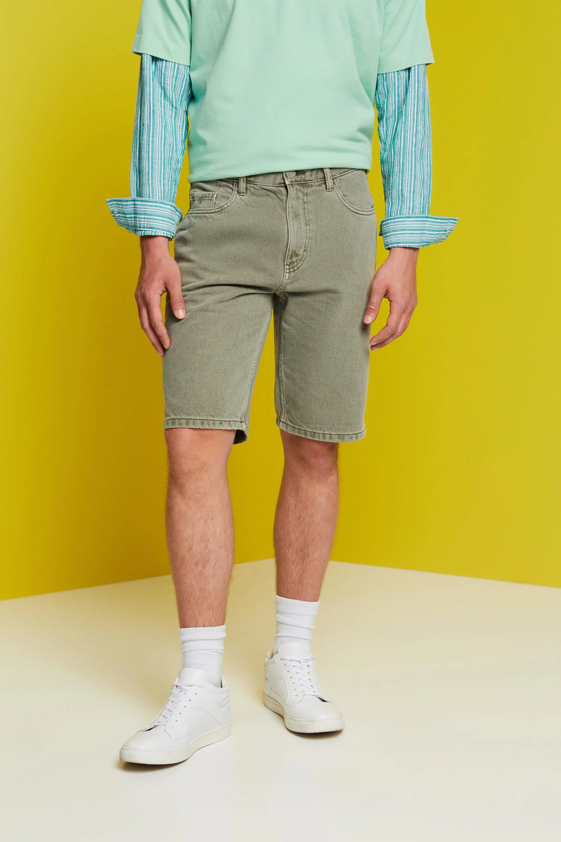 Shorts in denim colorato