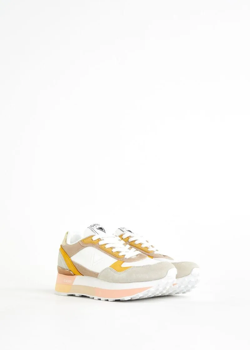 Sneaker running in suede